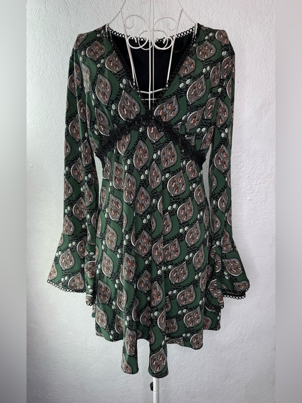 Beulah Style V-Neck Bell Sleeve Mini Dress Sage Green L NWT